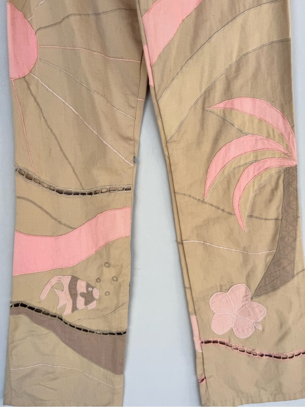 Tamara Catz Beige Pants with Tropical Pink Appliqué - Picture 5 of 8